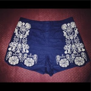 H&M high waisted patterned shorts